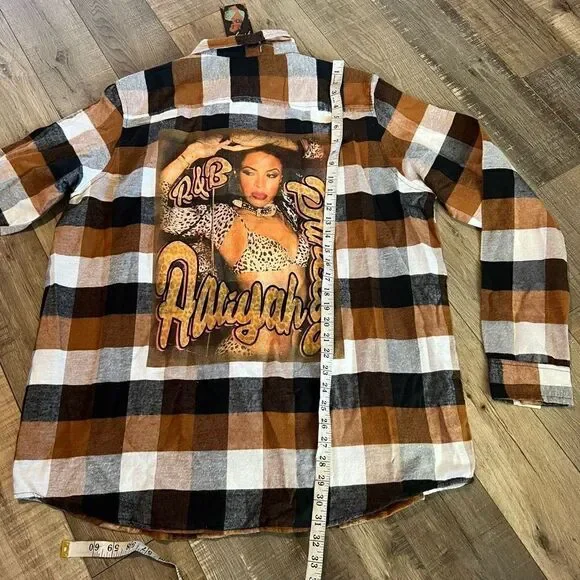 Aaliyah buffalo plaid shirt, size XL GUC, wearable art! Graphic on back - Picture 3 of 7